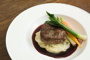 Read more about the article Blue Cheese-Crusted Filet Mignon with Port Wine Sauce