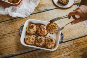 Read more about the article The Best Homemade Meatballs