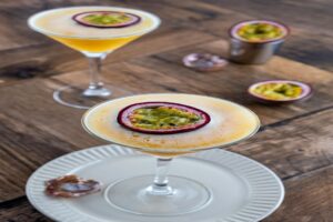 Read more about the article Passion Fruit Fizz Martini